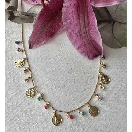Colar Medalhas e Pedras Coloridas