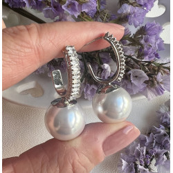 Brinco Prateado de Pérola com Zircônias