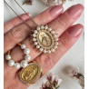 Colar Dourado Nossa Senhora das Graças com Pérolas e Zircônias